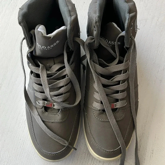 U.S. Polo Assn. Gray Hightops Size 8.5 - Picture 3 of 7